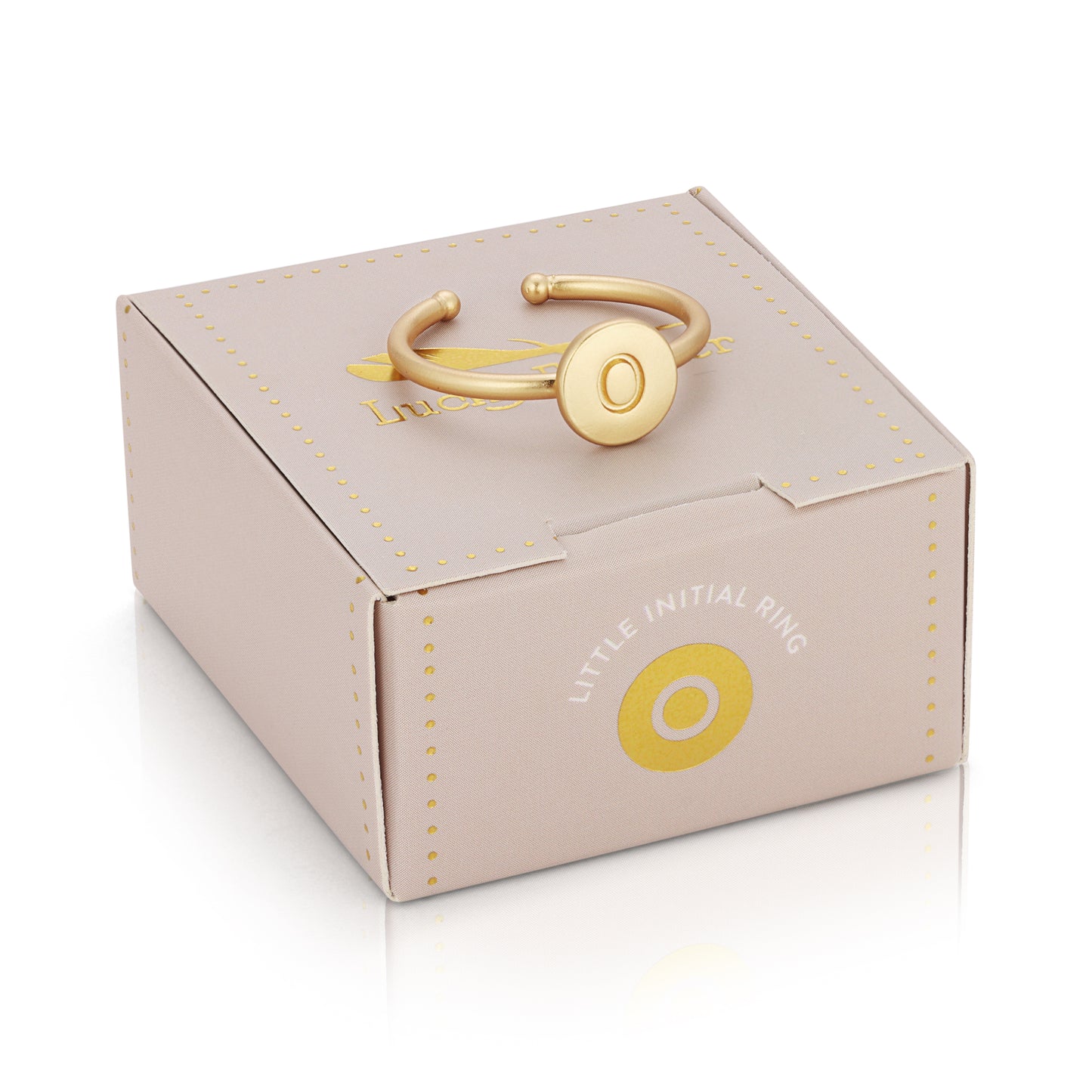 A gold-colored initial "O" ring is displayed on top of its square box.