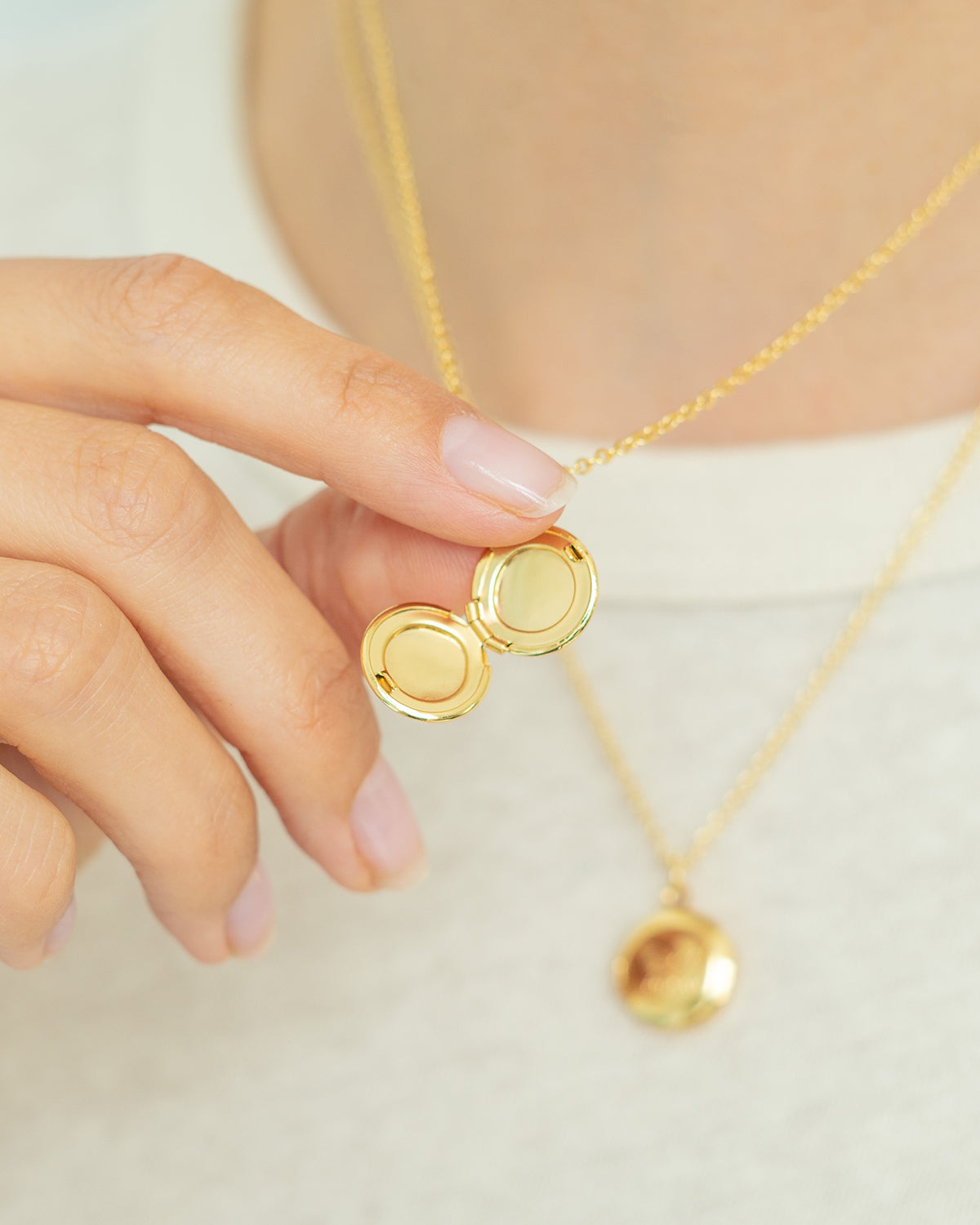 Personalised Rose Gold Bracelet With Circular Pendant | GettingPersonal